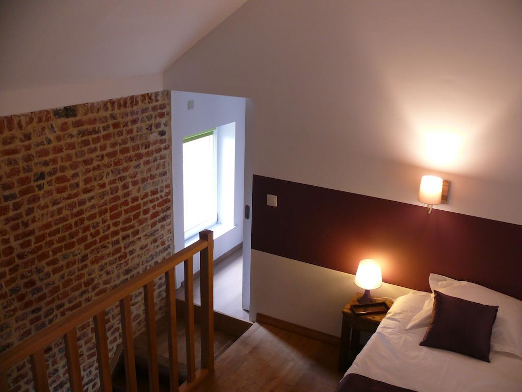 Gite La Malavisee Leernes 部屋 写真