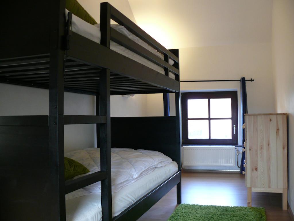Gite La Malavisee Leernes 部屋 写真