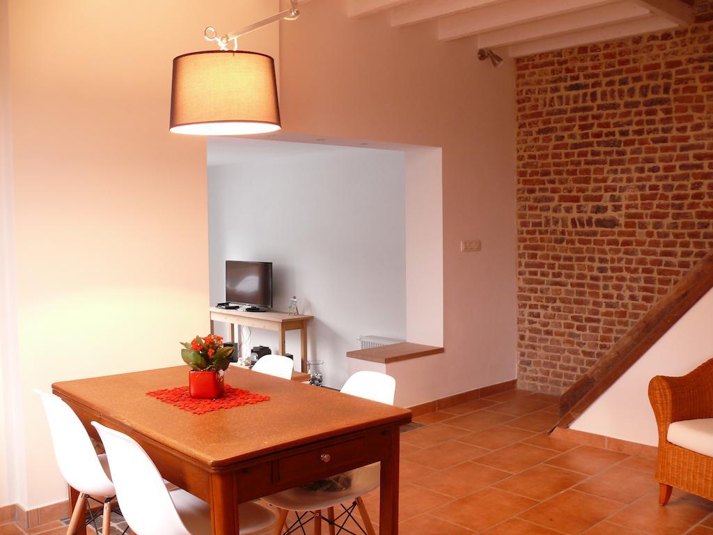 Gite La Malavisee Leernes 部屋 写真