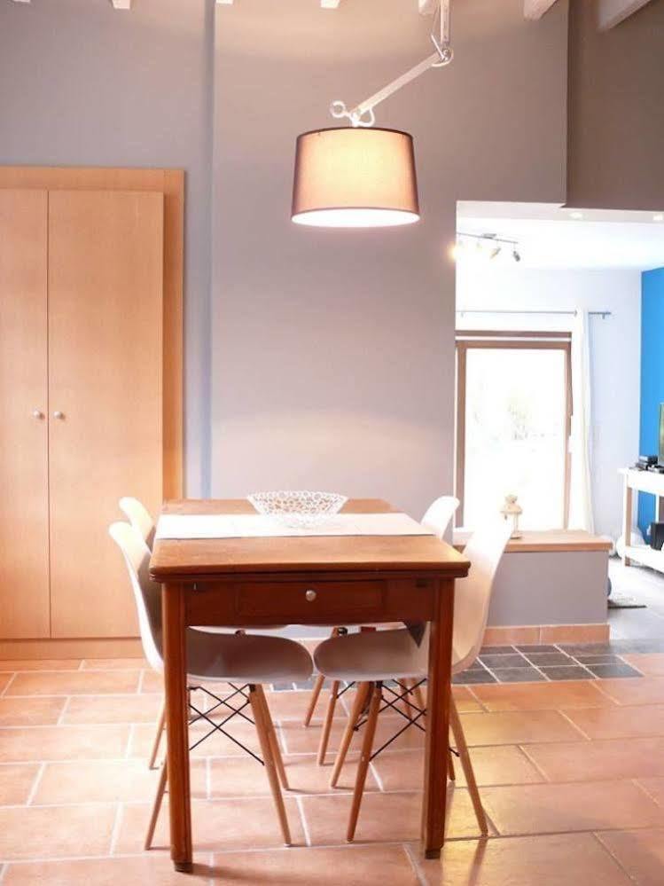 Gite La Malavisee Leernes エクステリア 写真